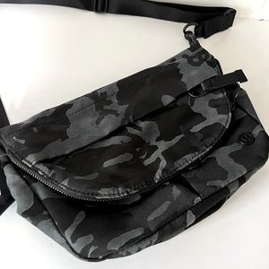 Lululemon All Night Festival Bag in Camo
